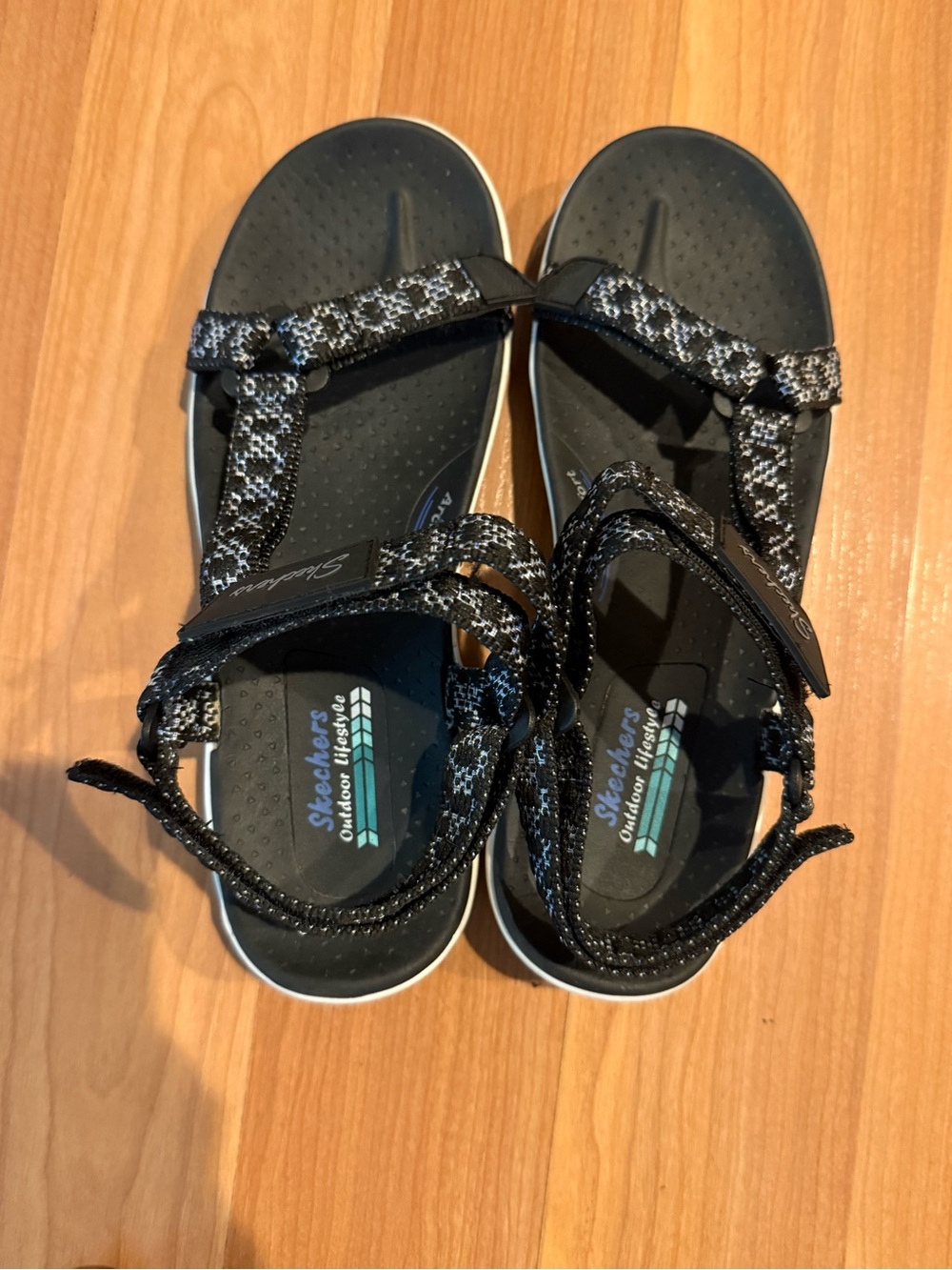 Skechers women’s Black  and White Patterned Outdoor Sandals